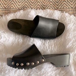 Vintage 70s / Black Leather Wooden Clog